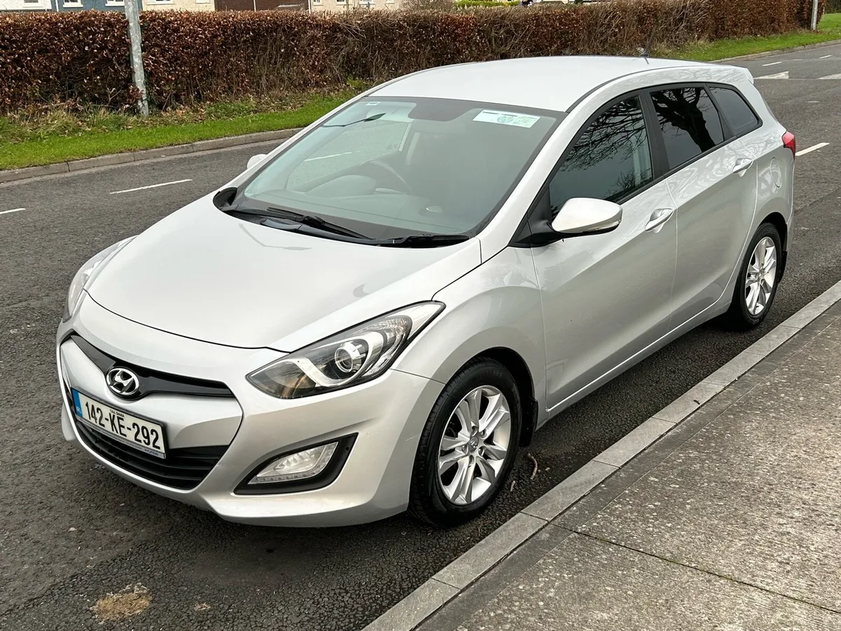 142 HYUNDAI I30 TOURER DELUXE 5DR NCT 11/26 TAX8/2 - Image 1