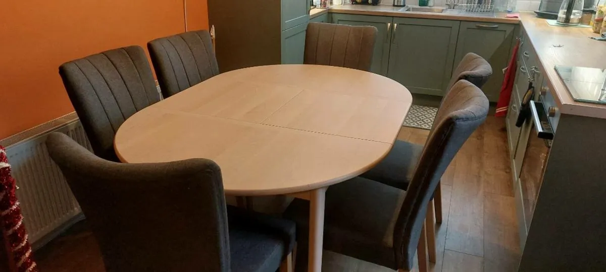 Dining table - Image 2