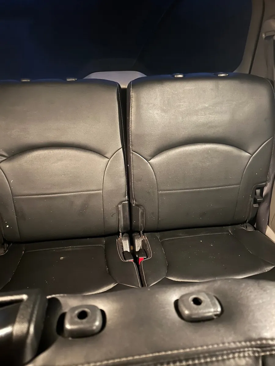 Mitsubishi Grandis 2010 - Image 2