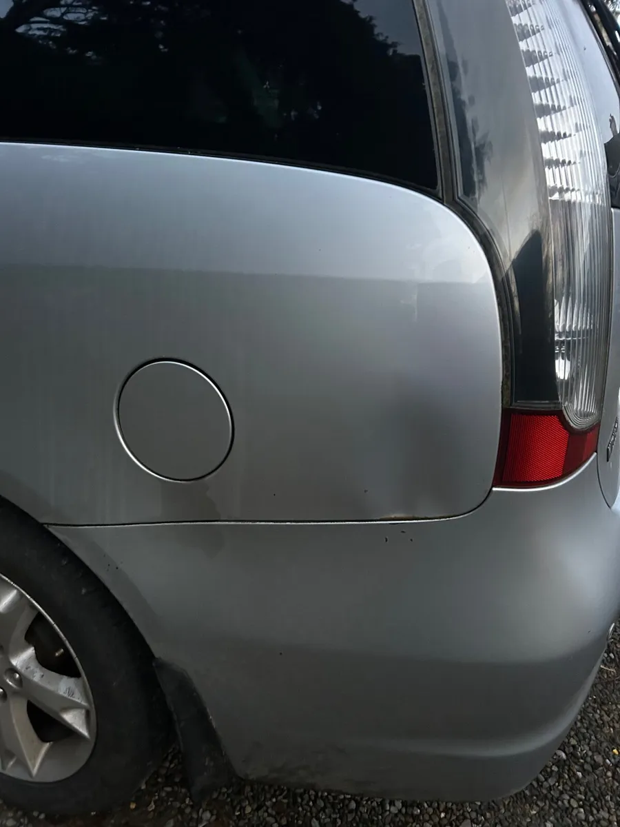 Mitsubishi Grandis 2010 - Image 3