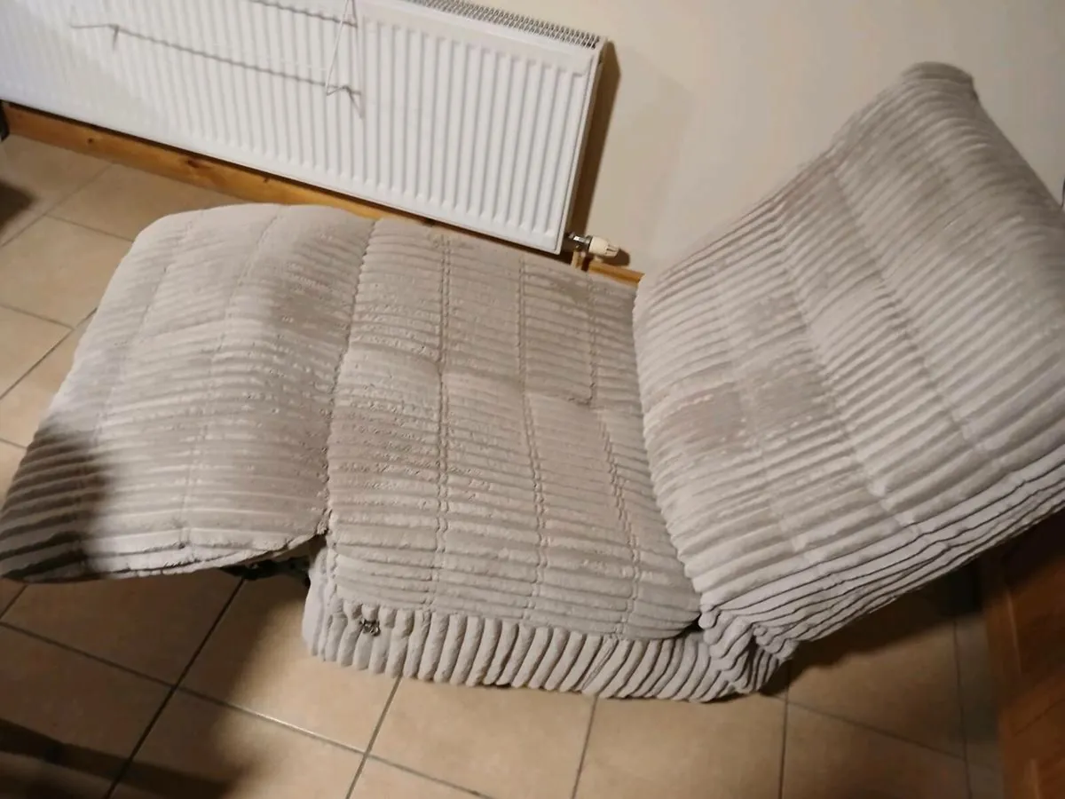 Swivel reclining chair - Image 2