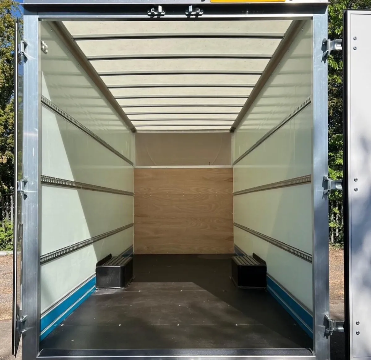 NISSAN INTERSTAR XXL LOW LOADER LWB LUTON BOX VAN - Image 4