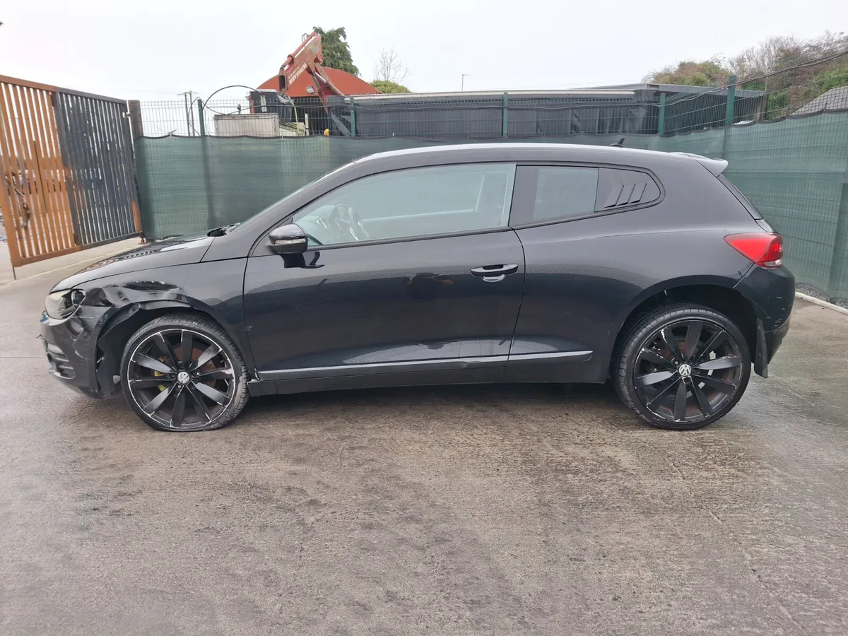€300 OFF!!! 2010 Volkswagen Scirocco  2.0 TDI GT - Image 4