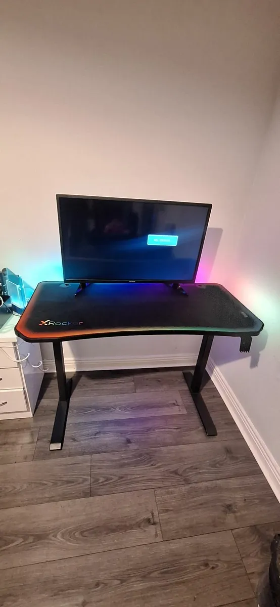 XRocker Gaming Desk with LED lights - Image 4