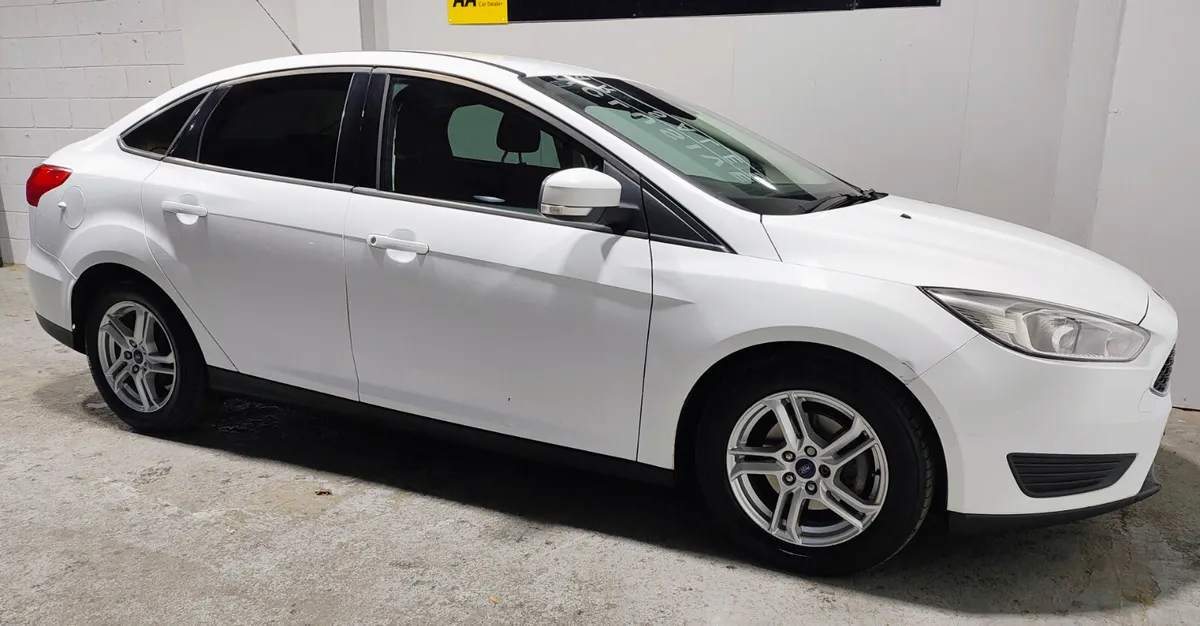 Ford Focus 2016 1.5 TDCI ZETEC SPEC AA WARRANTY - Image 3
