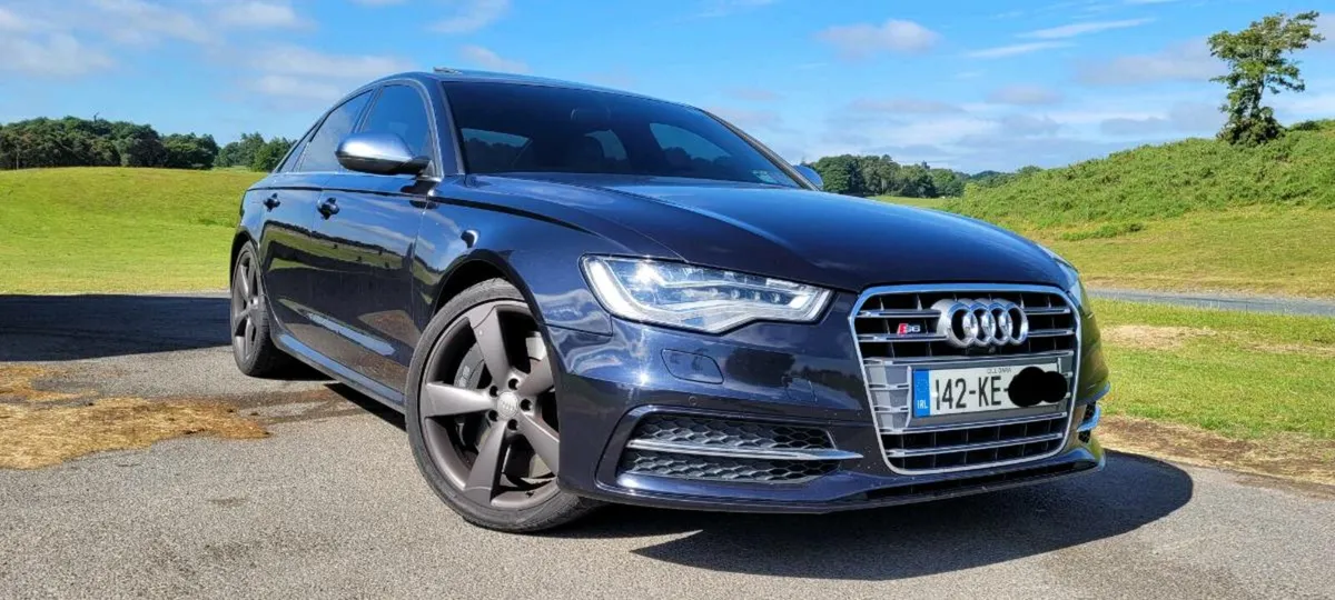 Audi S6 - Image 2