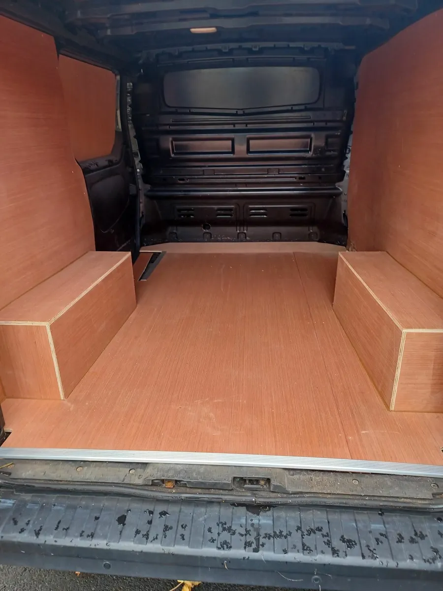 Renault Trafic 2021 - Image 2