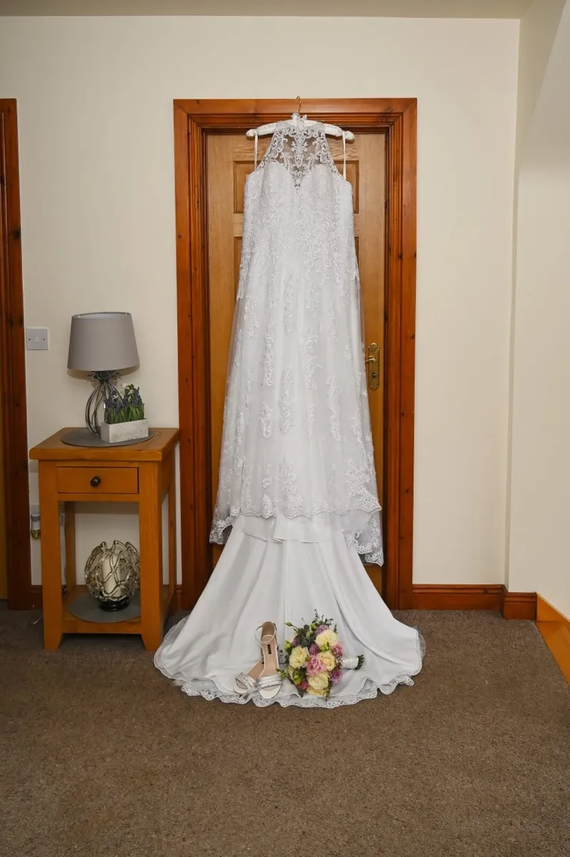 Wedding gown - Image 1