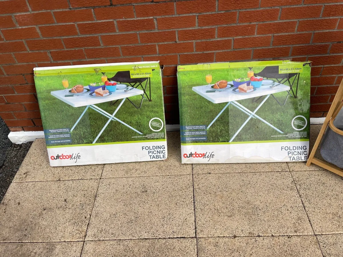 2 foldable picnic tables - Image 1