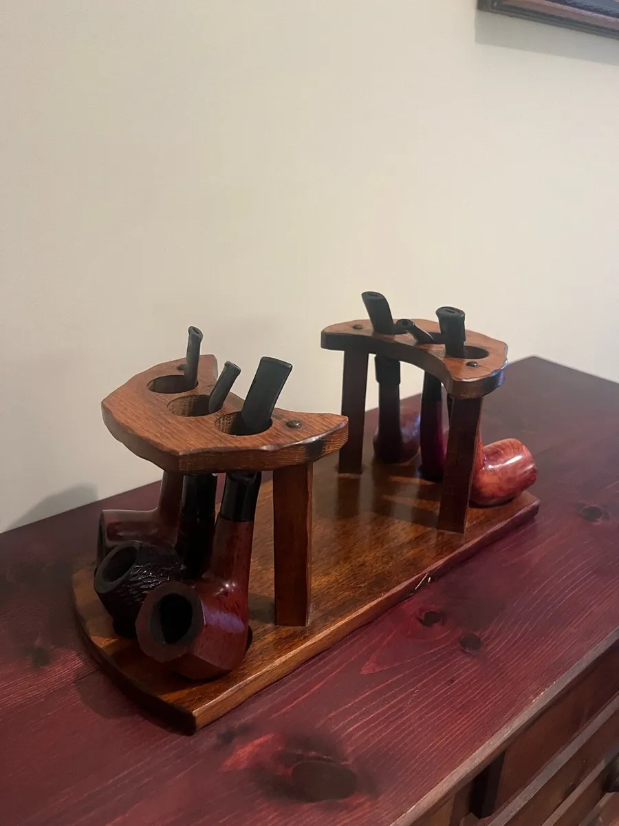Vintage Oak Pipe Rack & 6 Pipes - Image 2
