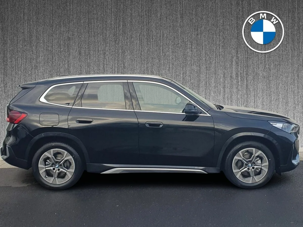 BMW iX1 iX1 eDrive20 xLine - Image 3