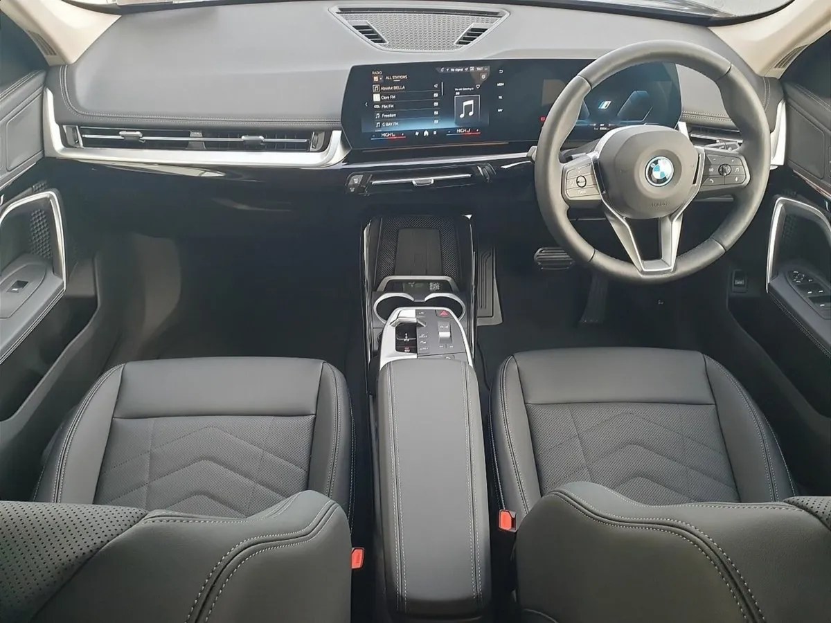 BMW iX1 iX1 eDrive20 xLine - Image 4