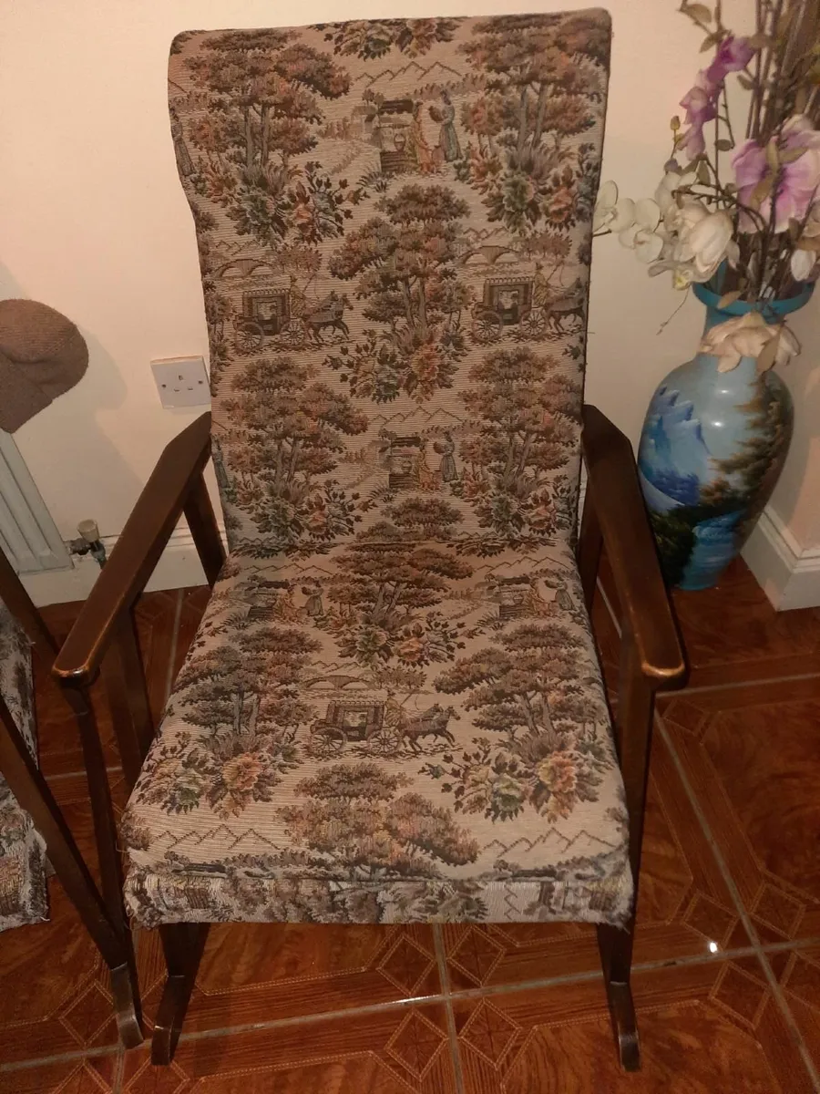 Vintage cottage rocking chairs - Image 2