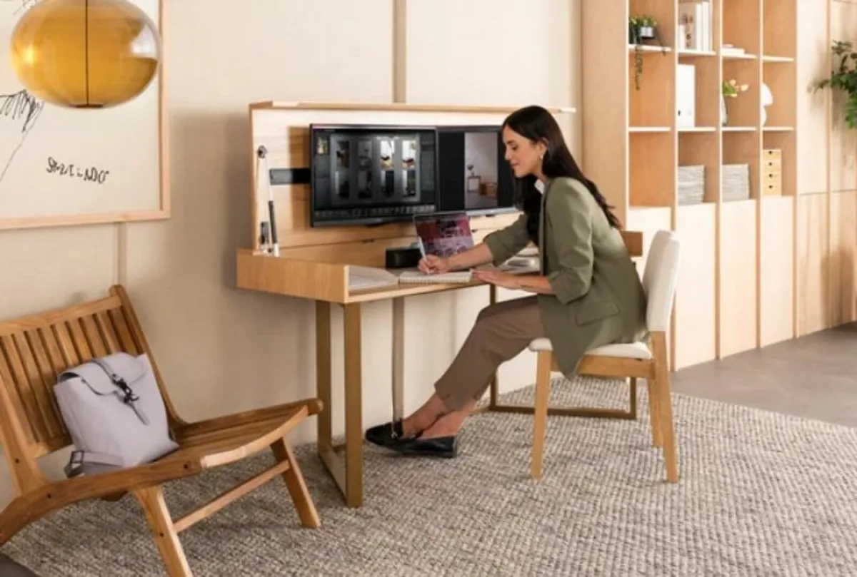 Transformer Table to Desk, free delivery in Donega - Image 4