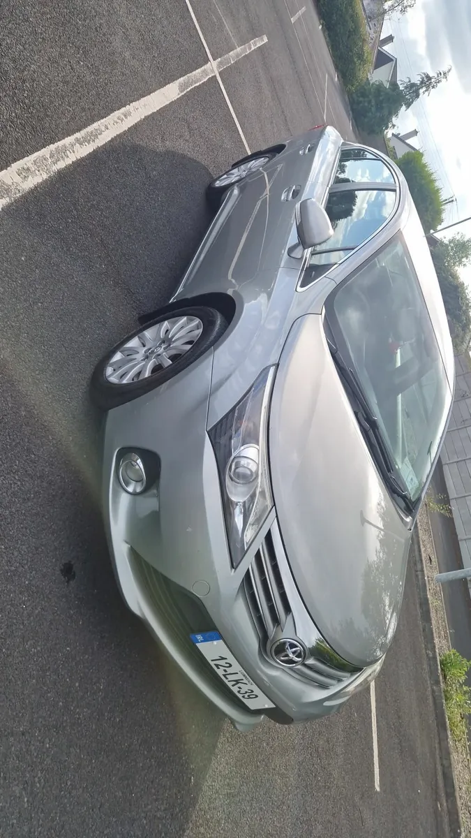 Toyota Avensis 2012 - Image 2