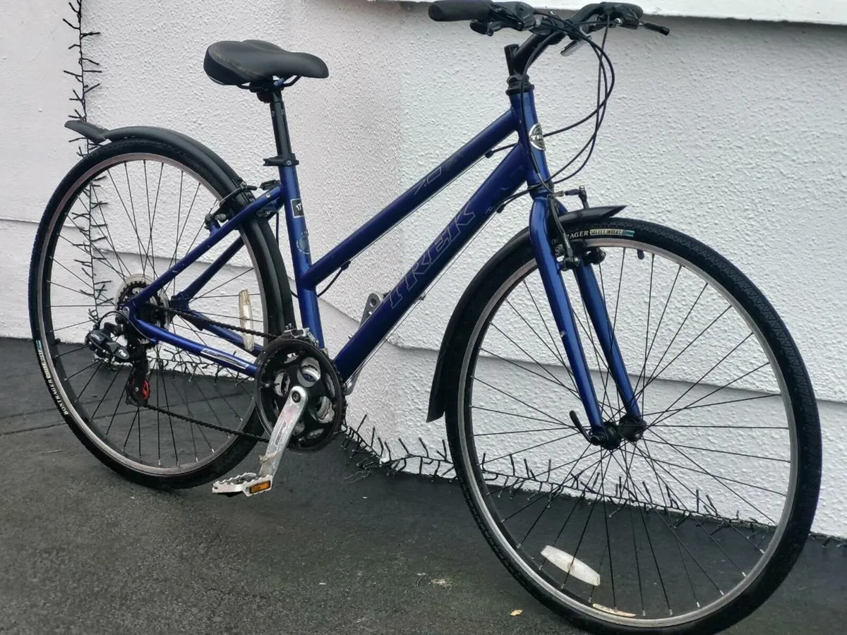 LADIES ALLUMINIUM TREK HYBRID.2ND HAND - Image 1