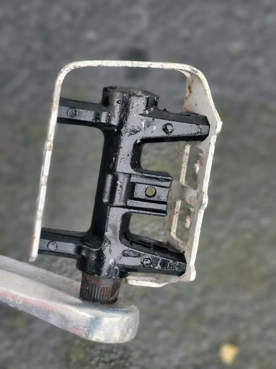 LADIES ALLUMINIUM TREK HYBRID.2ND HAND - Image 2