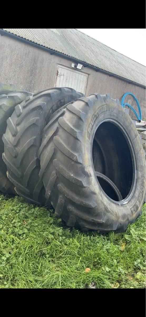 650/65/42 tyres - Image 1