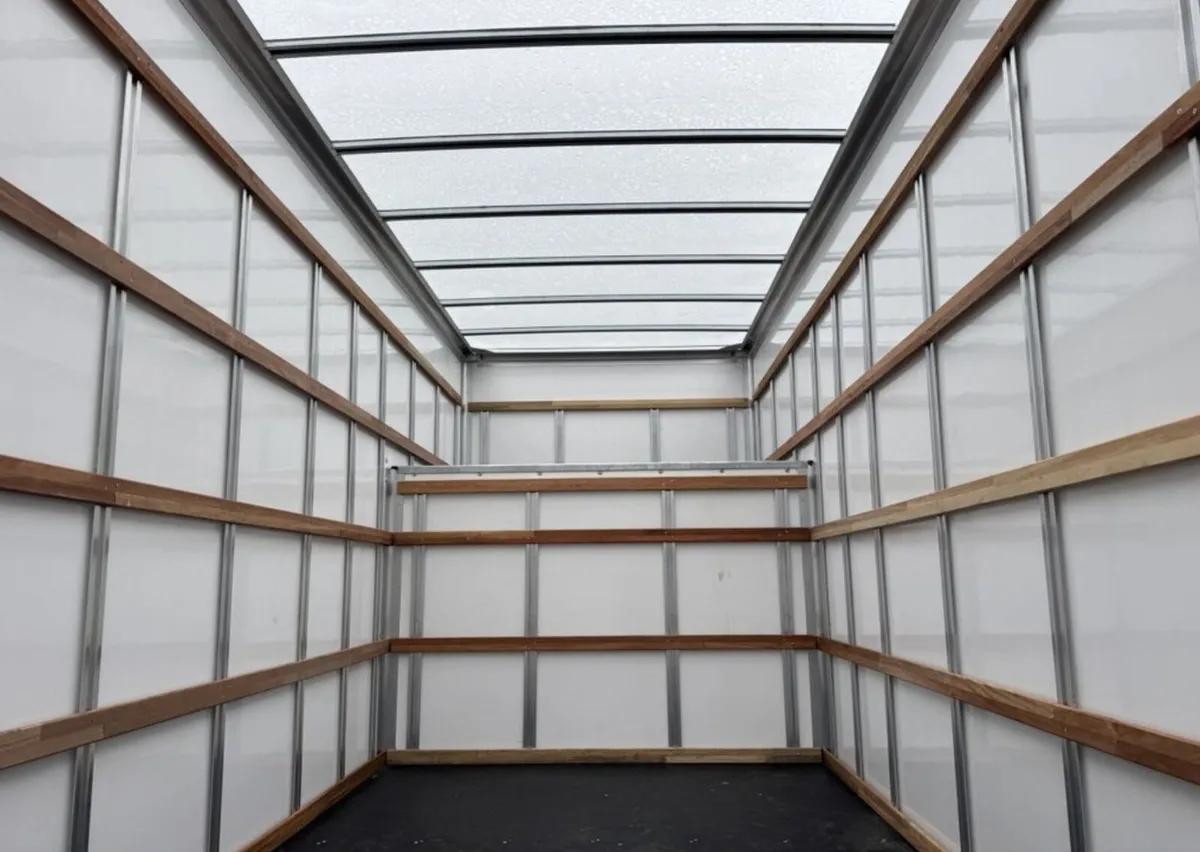 NISSAN NV400 2.3dCi 3.5T. 7 Seat Luton Van - Image 2