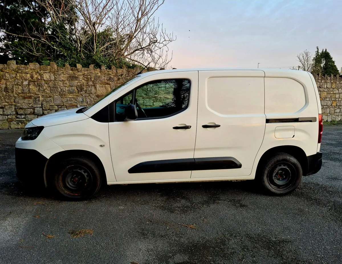 Citroen Berlingo 2020 - Image 2