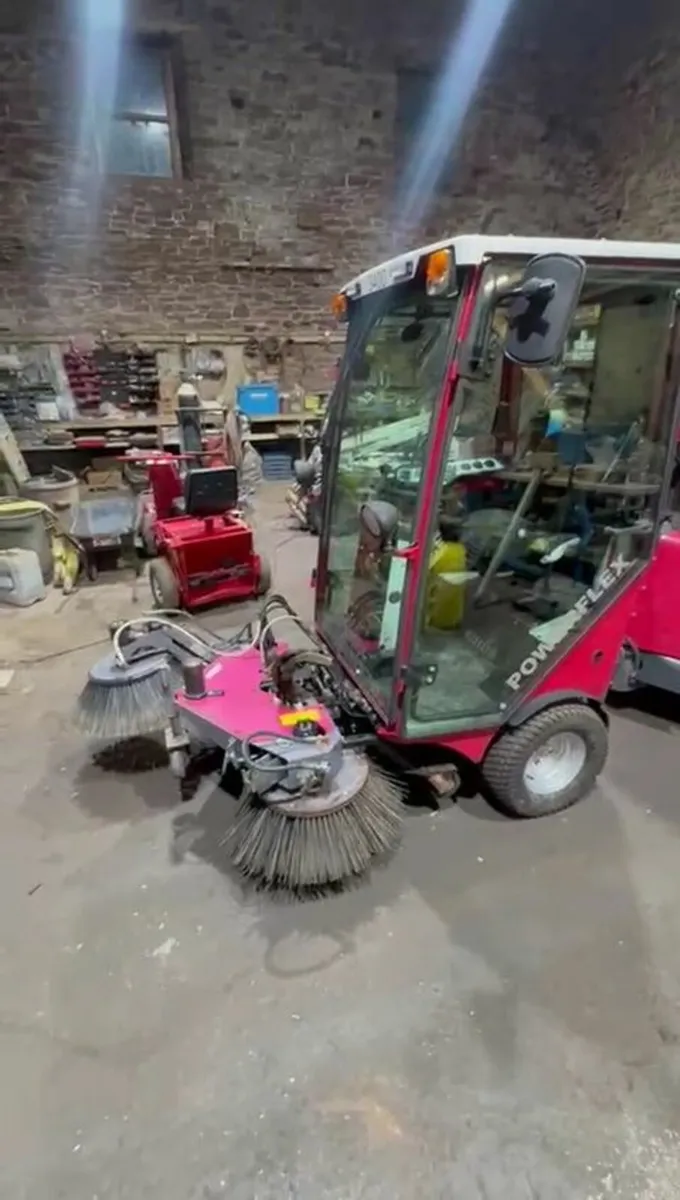 Euromec diesel road sweeper roadsweeper no vat - Image 4