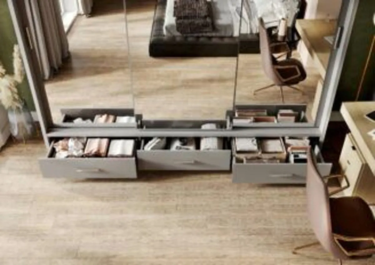 Delta Large Sliderobe 2.5m Grey - Image 4