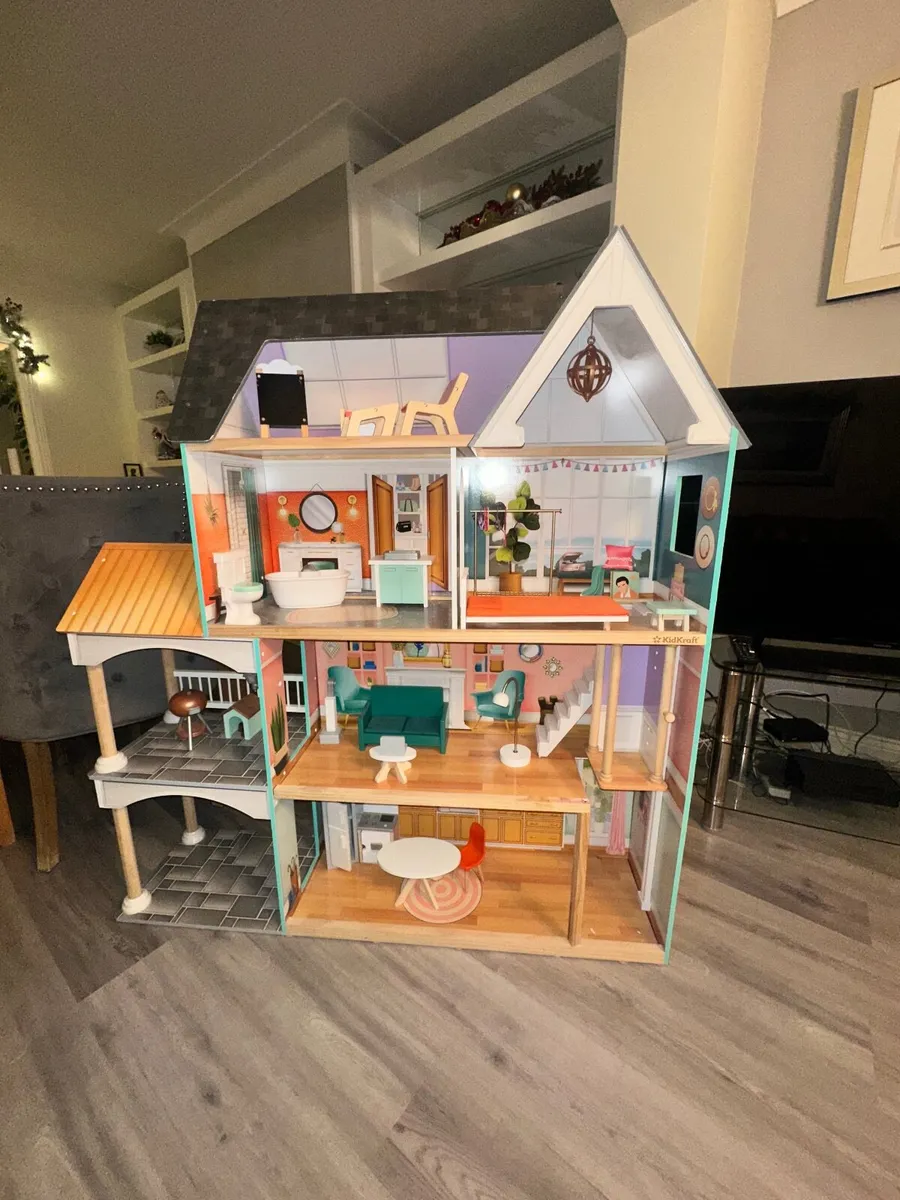 Kidscraft Doll house - Image 1