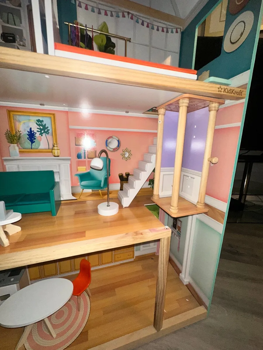 Kidscraft Doll house - Image 3