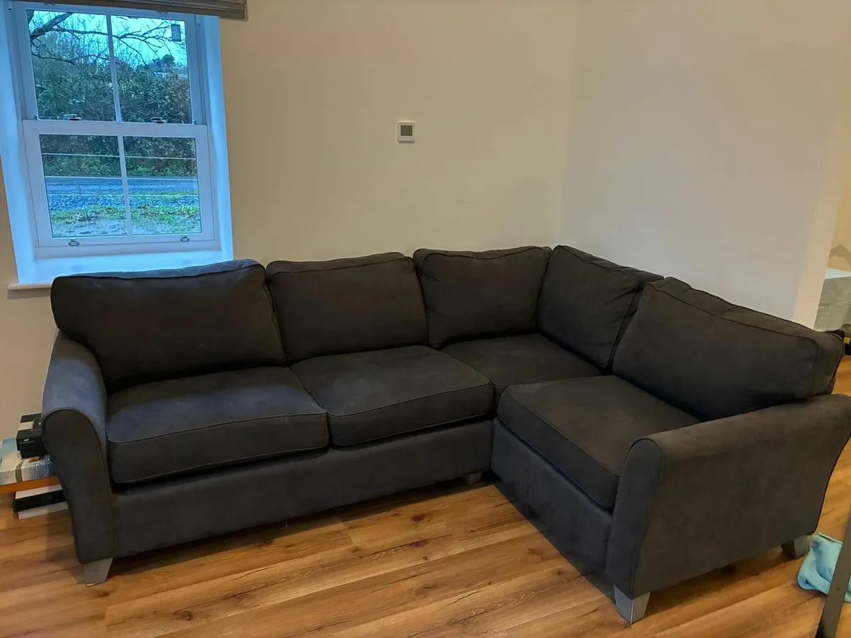 Couch - Image 3