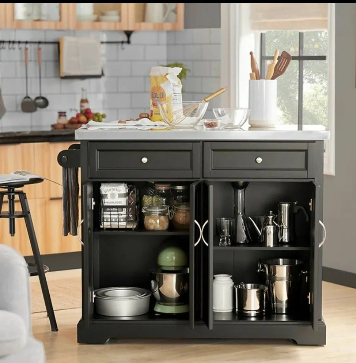 Kitchen island  with expandable work surface - Image 3