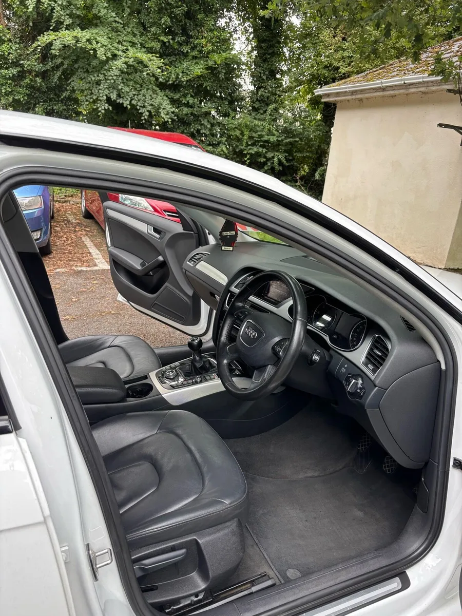Audi A4 2.0 TDI Technik - Image 2