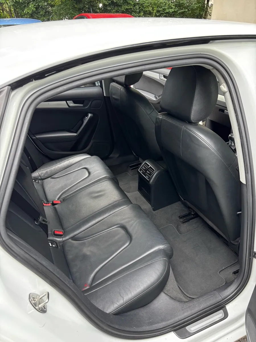 Audi A4 2.0 TDI Technik - Image 4