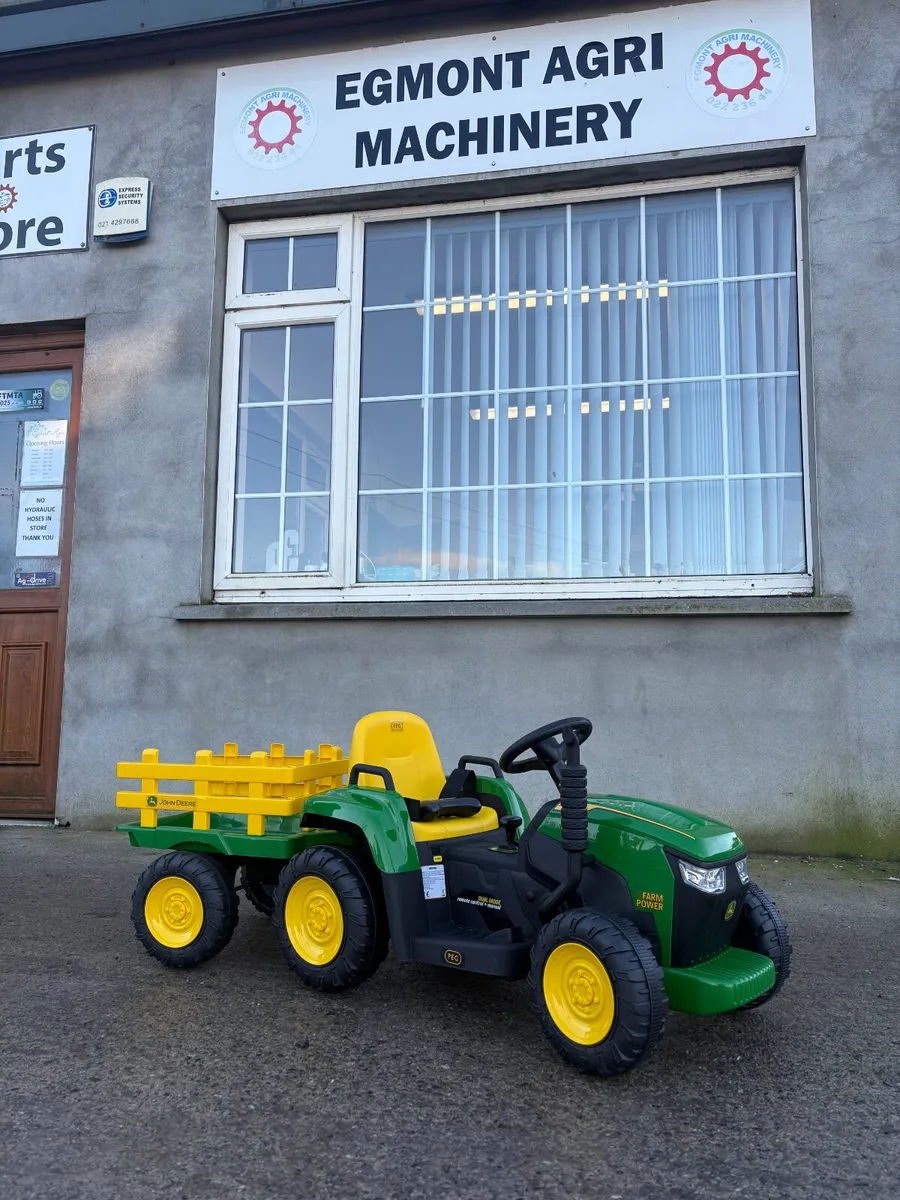 Peg Perego John Deere Farm Power Electric Tractor - Image 1