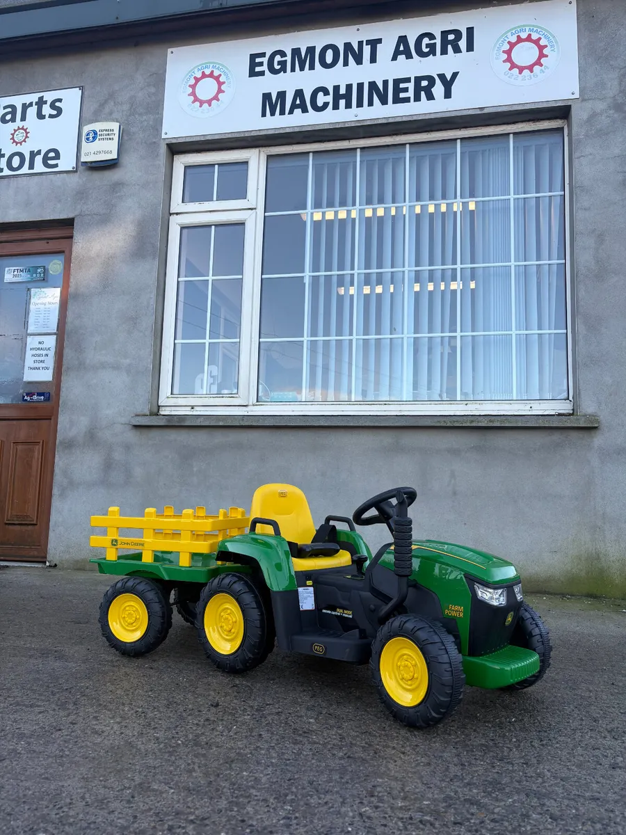 Peg Perego John Deere Farm Power Electric Tractor - Image 2