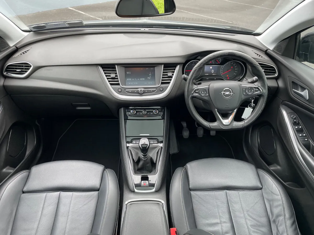 ELITE 1.5d - HEATED LEATHER - APPLE PLAY -PAN ROOF - Image 3