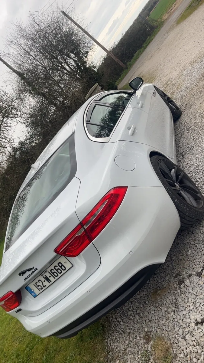 Jaguar XE 2015 2 litre prestige - Image 2