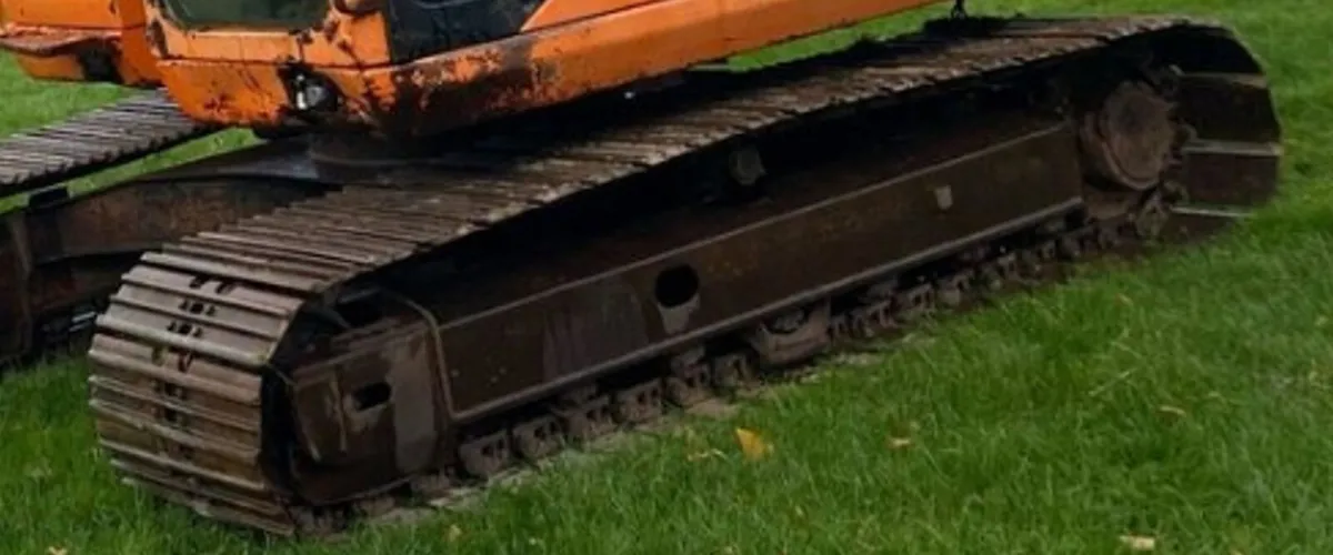 Track group 700mm pads