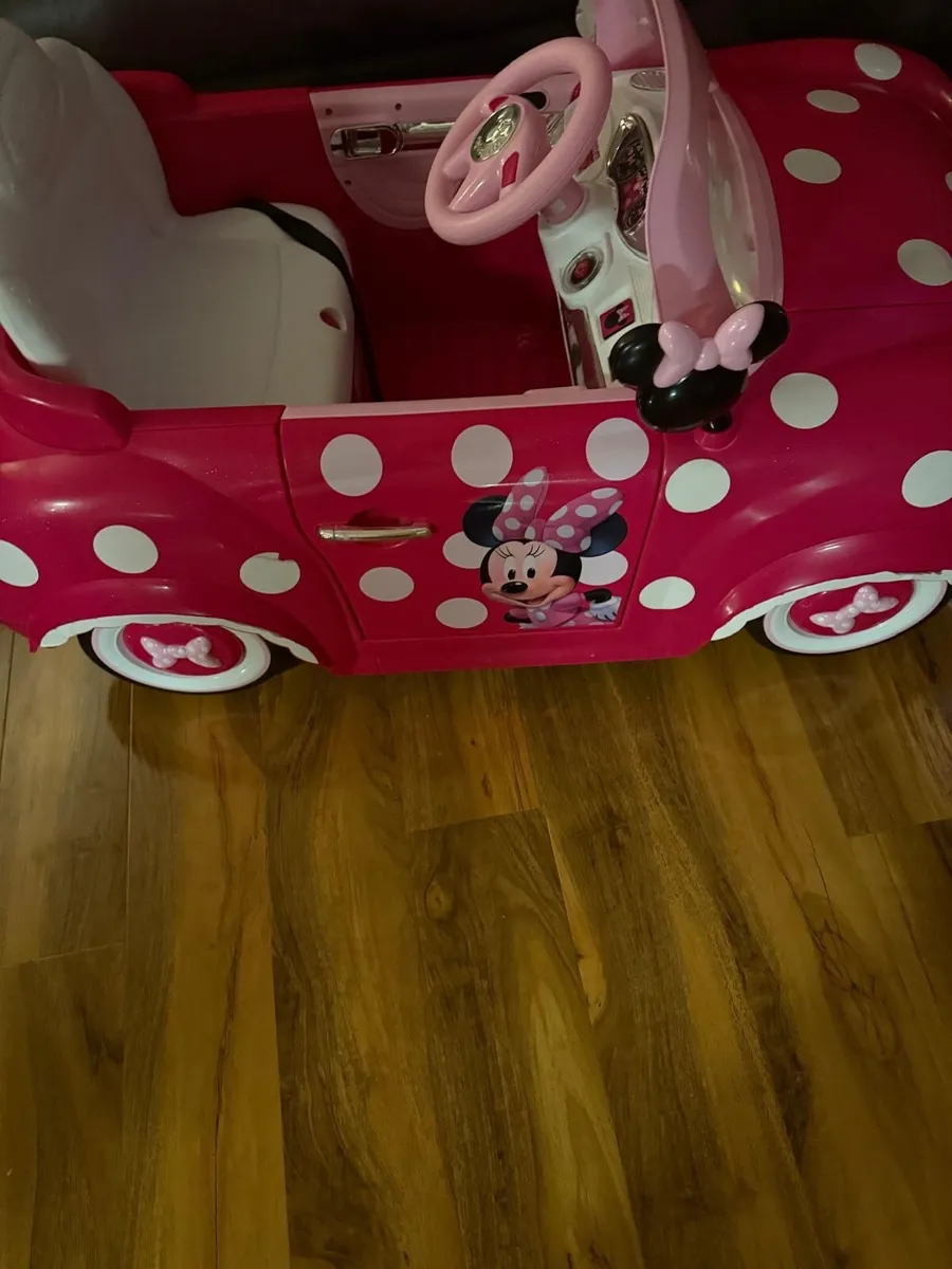 Minnie Mouse electric car. - Image 1