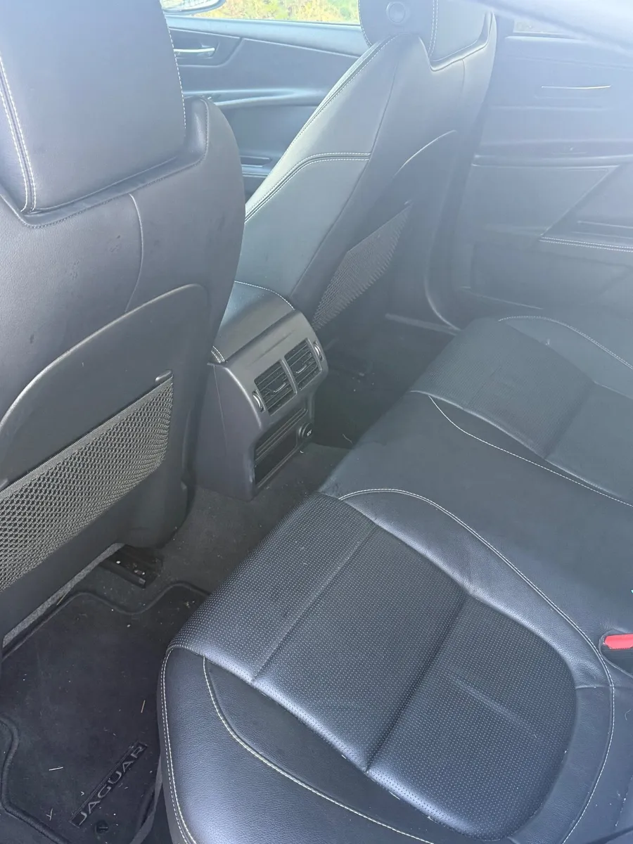 Jaguar xe r sport - Image 4