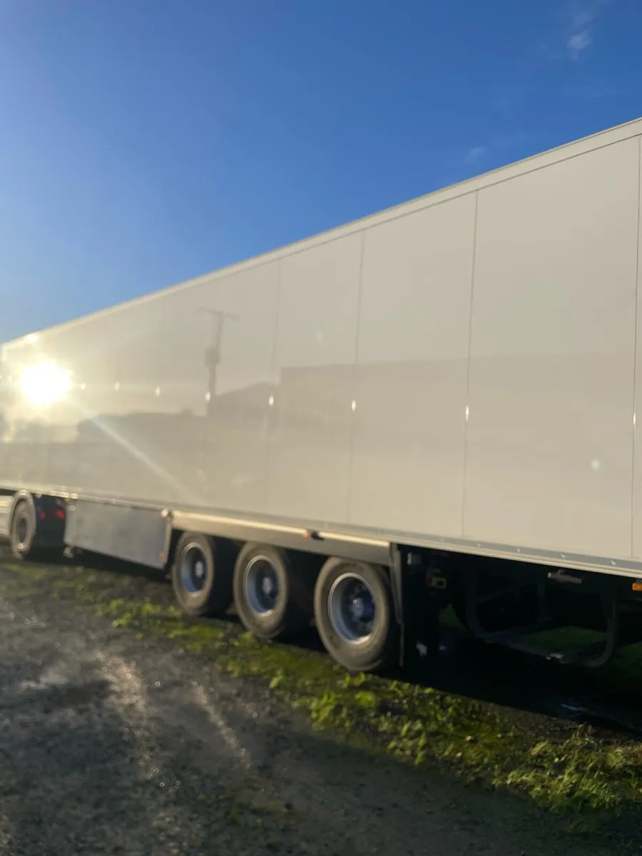 2019 Schmitz fridge - Image 2