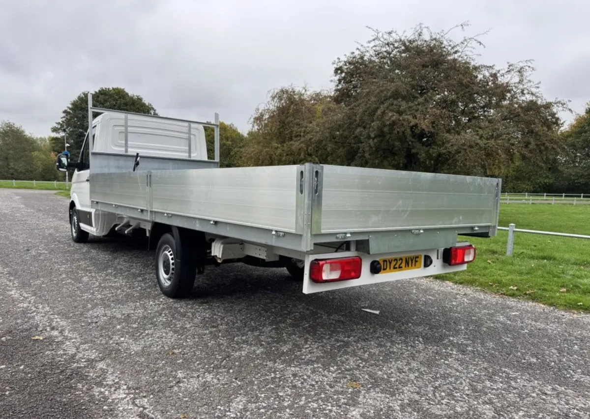 2022 VOLKSWAGEN CRAFTER Extra Long 6m Dropside - Image 2