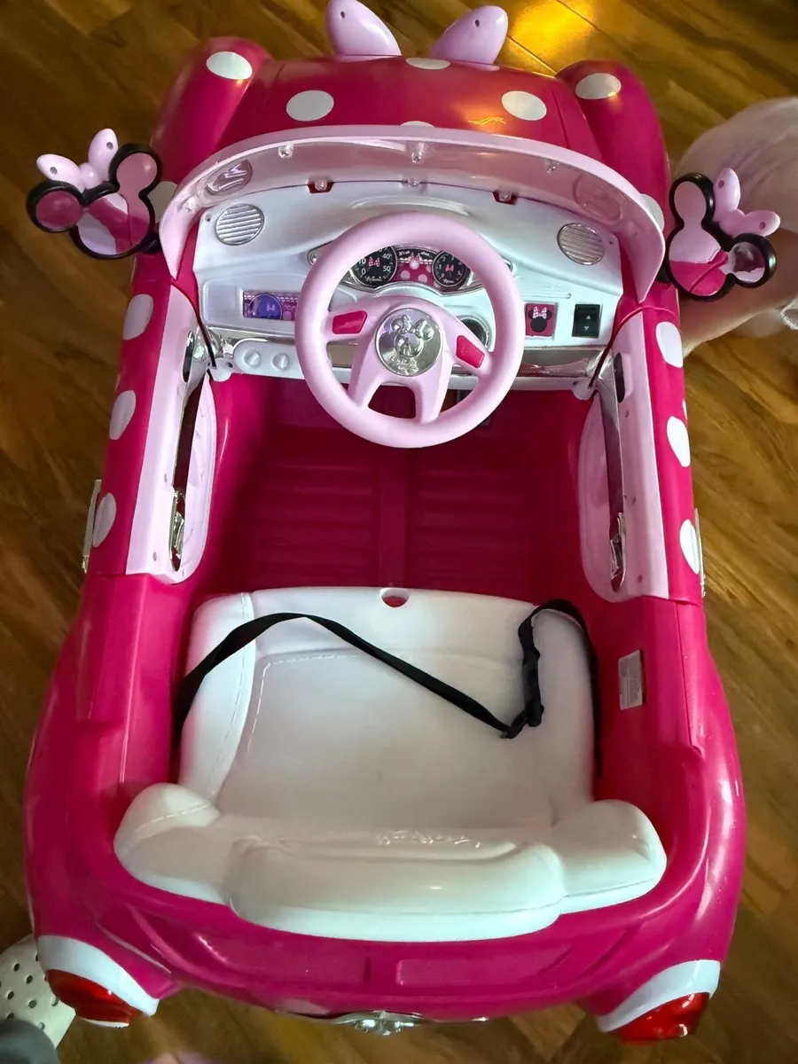 Minnie Mouse electric car. - Image 3
