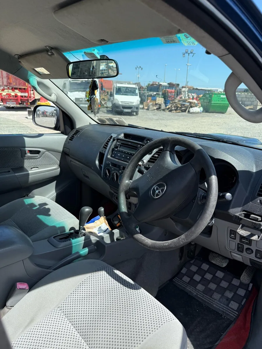Toyota Hilux - Image 1