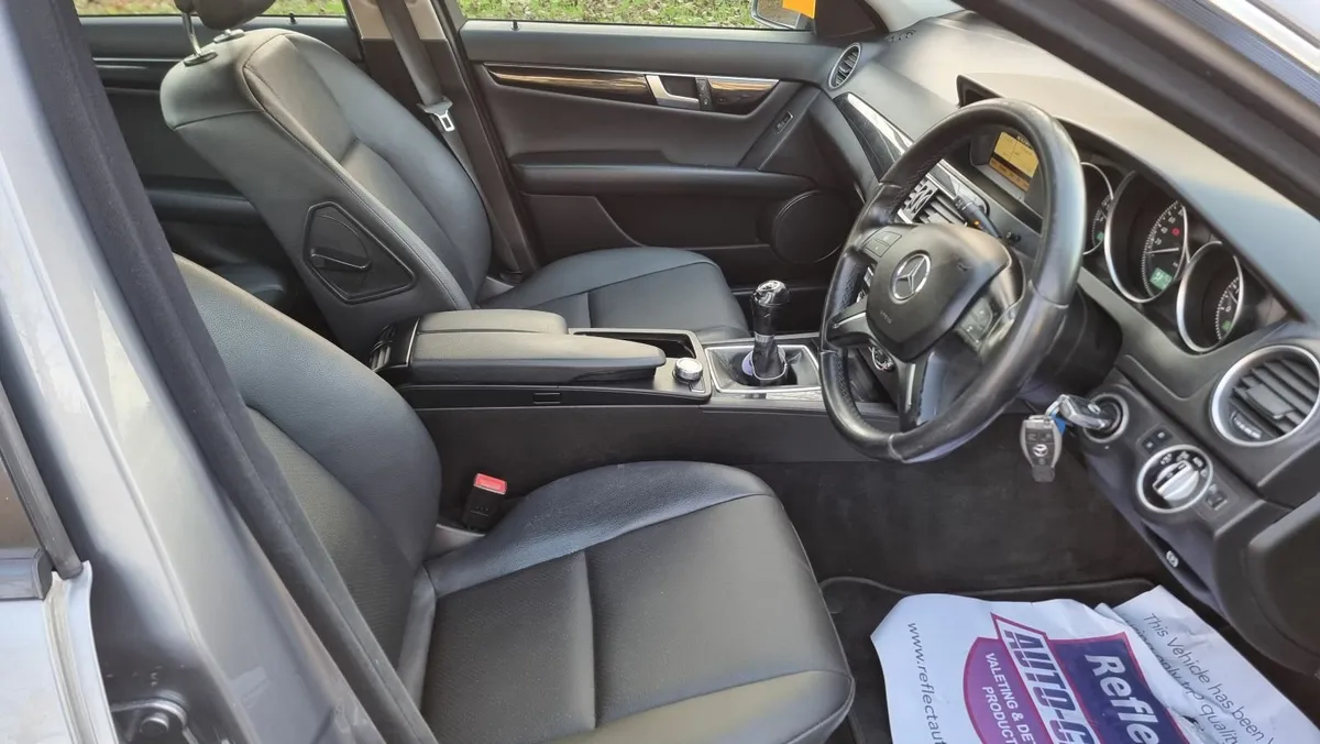 Mercedes-Benz C-Class 2012 - Image 3