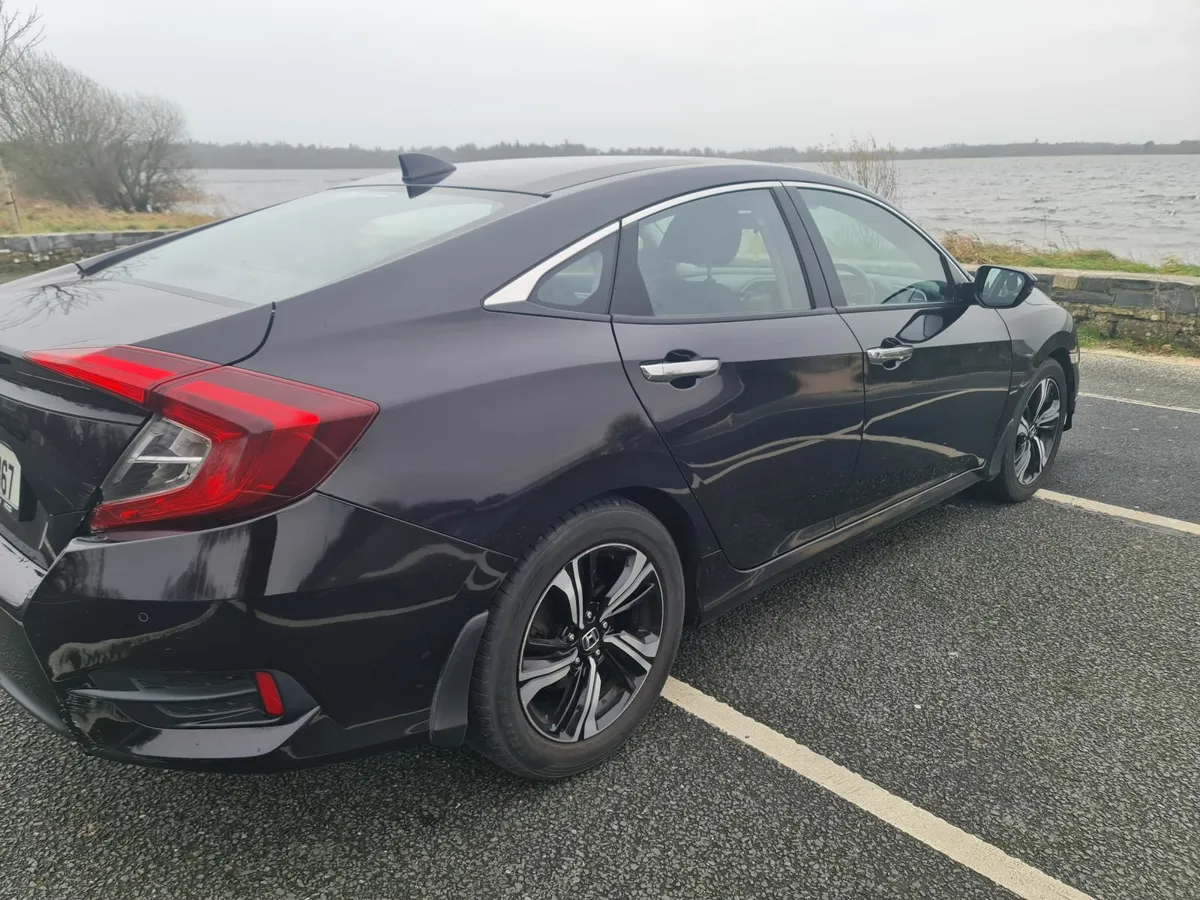 Honda Civic 2021 - Image 3