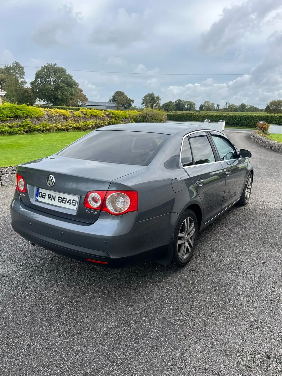 Volkswagen Jetta (Automatic) - Image 2