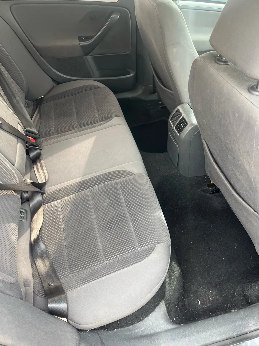 Volkswagen Jetta (Automatic) - Image 3