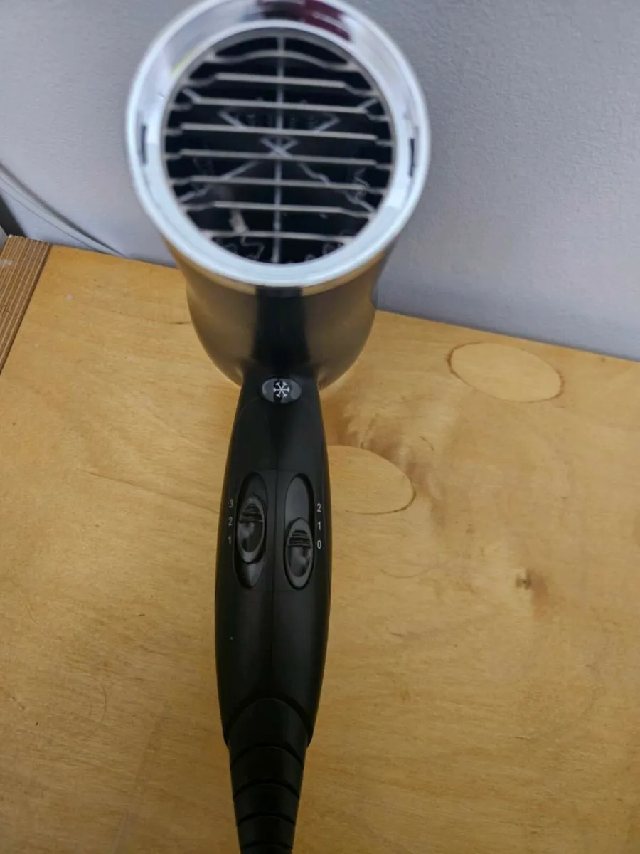 Hairdryer - Image 2