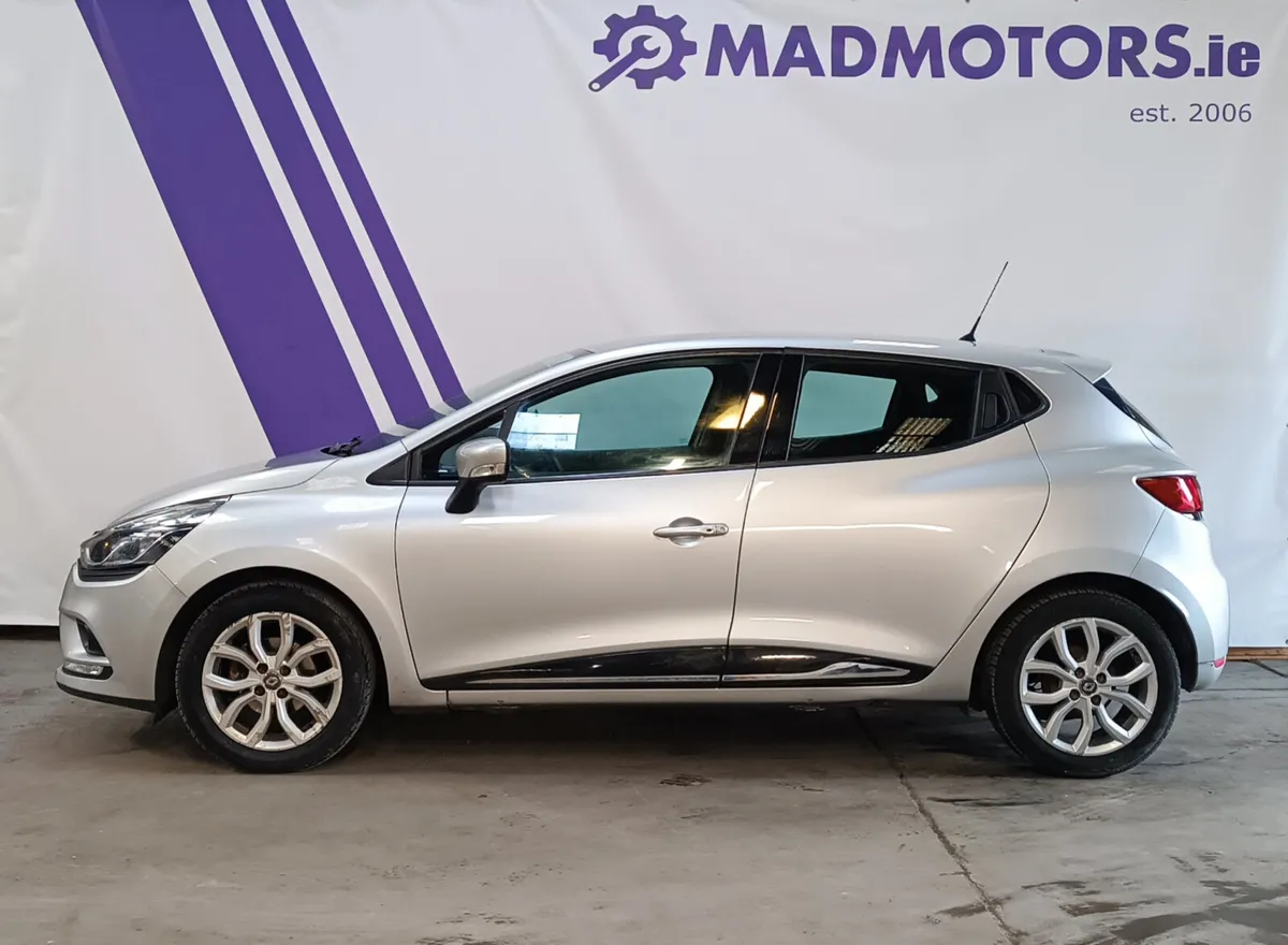 191 Renault Clio IV Dynamique NAV TCE 90 Manual - Image 4