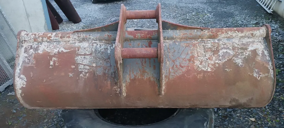 Digger bucket. - Image 3